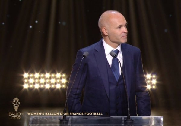 Iniesta: Tôi đang cố gắng trở 
